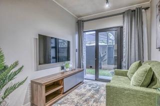 Luxurious 1-Bedroom Apartment in Johannesburgs Waverley - 7