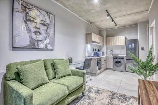 Luxurious 1-Bedroom Apartment in Johannesburgs Waverley - 6