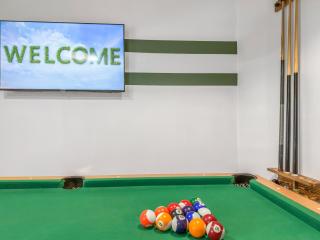 Contractor Comfort Complex Sleeps 11 CinemaPool - 9
