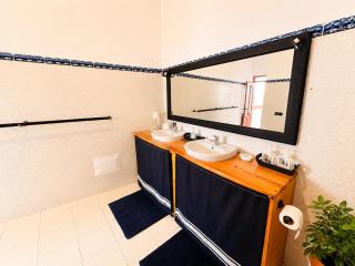 Medina Lofty Art Apartment & Sauna Fibre-Optic - 2
