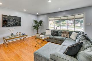 5 Mi to Dtwn Harrisburg! Retreat w/ Spacious Yard - 6