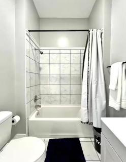 Lowcountry Cottage Sleeps 4 Central Location - 2