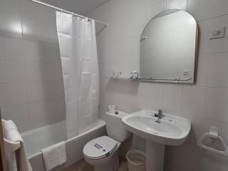 Hostal Avenida Pozo Alcón - 1