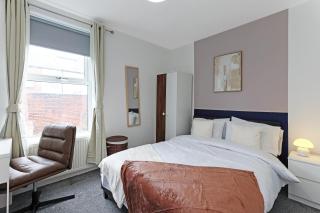 Perfect Booking 4 Bed Highfield House with 4 Baths - 3