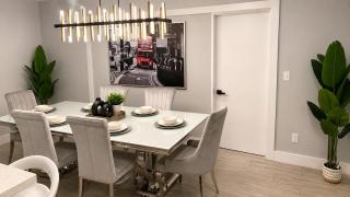 Modern Miami Home l Sleeps 12 l Free Parking - 3