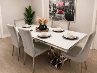 Modern Miami Home l Sleeps 12 l Free Parking - 1
