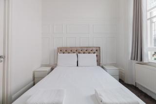 The Hyde Hotel - 7
