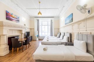 The Hyde Hotel - 3