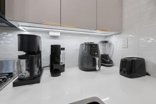 Vibrant 2BR Near MetLife with NYC Access and Parking - 7
