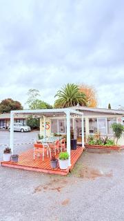 Camellia Court Family Motel - 3