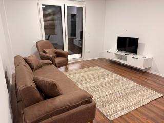 Central City Apartment with Mountain View - 6