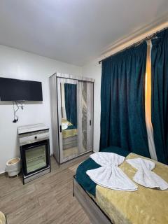 Royal Hostel - 7
