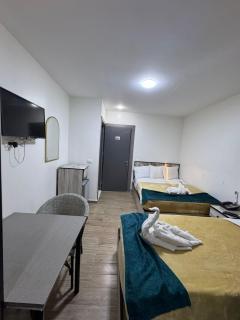 Royal Hostel - 3