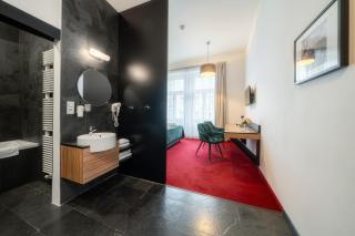 Hotel Noir - 4