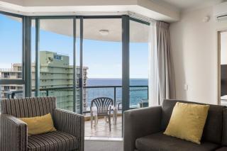 Coastal View Haven with Balcony in Surfers Paradise - 5