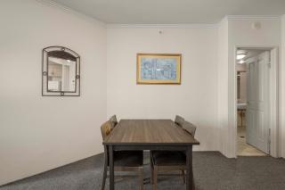 Coastal View Haven with Balcony in Surfers Paradise - 4