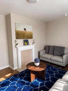 3-Bedroom House ,Quiet & Spacious - 2