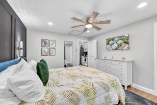 Walk to Siesta Key Beach & Village, Pool, Dock - 2