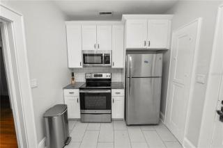 Charming Lakeland Bungalow Close to Downtown - 4