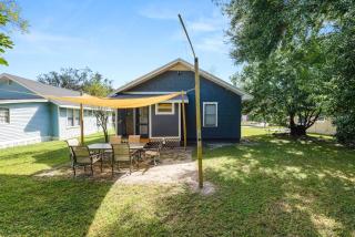 Charming Lakeland Bungalow Close to Downtown - 7