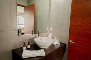 4C- Apartment W pool, gym, high speed WiFi 1BR - 2