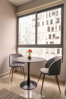 4C- Apartment W pool, gym, high speed WiFi 1BR - 6
