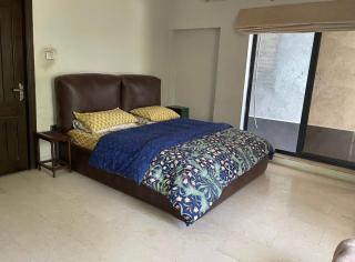 Sleek, contemporary 3-bed home with scenic views - 6