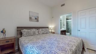 Laketown Wharf 2135 - 5