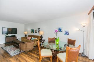 One Bedroom Discovery Bay Condos with Kitchen, Free Wifi & Amazing Views - 8