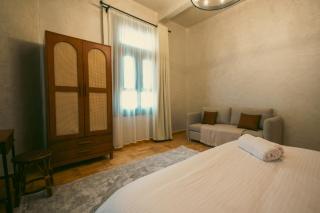 Vintage High Ceiling Apartment in Cairo's Heart - 1