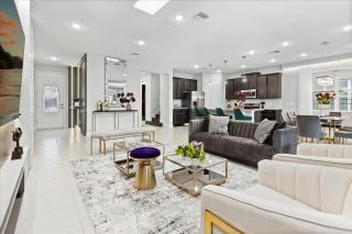 5 Bedrooms 4 Bathrooms Encore 7775 Wd - 8