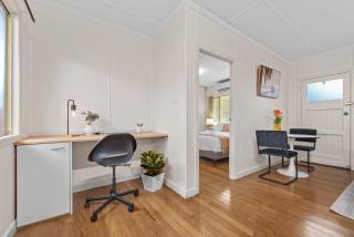 Comfy & Cozy 1BR Apt with Parking, WiFi and Study Desk - 3