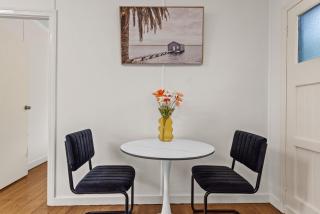 Comfy & Cozy 1BR Apt with Parking, WiFi and Study Desk - 5