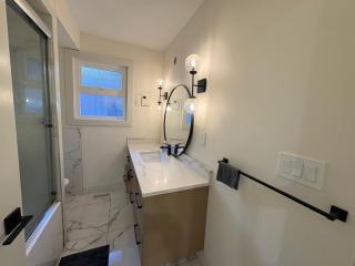 Vancouer Downtown Apartment, Free Parking, Walk to BC Place, Skytrain - 6