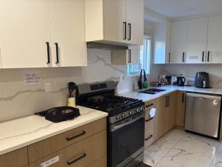 Vancouer Downtown Apartment, Free Parking, Walk to BC Place, Skytrain - 4