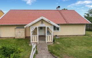 Nice Home In Östra Frölunda With Wifi - 1