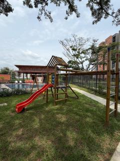 Moderno y Exclusivo Apto cerca a Jardín Plaza - 2