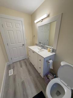Vancouer Modern Cozy Room, Downtown 7 Min, Free Parking, Fast Wifi - 4