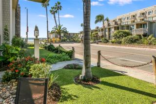 A17 Sand and Surf Retreat - 2