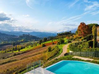 Spacious Holiday Home with shared pool in Poppi - 4