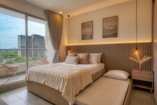 Cozy studio with ocean and pool views - 8