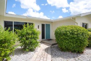 Coral Cottage - Waterfront Stunner, Walk to Town - Gulf Access - 7