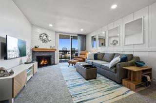 E209 - Tower 10 Seaside - Oceanside - 9