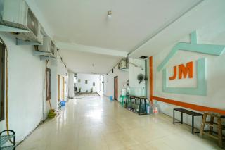 RedDoorz at Jalan Otista Karawang - 6