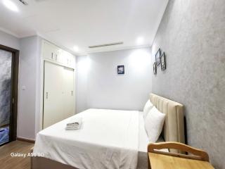 Vinhome Central Park 2 Bedroom Apartment - 8