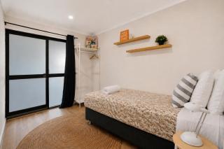 Beach Stay Scarborough - Bonus Single Bed - Pool with Slide - 7