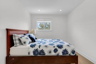 Entire 5 bedroom house near YYZ - 8