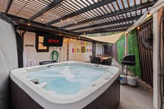 Prime Location Game Room Hot Tub Cold Plunge - 7