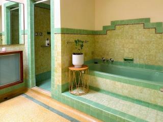 Spacious Art Deco house - 1