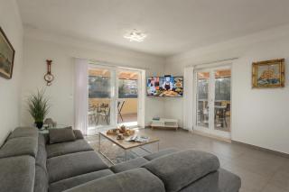Casa Berton - Heated Saltwater Pool - Happy Rentals - 7